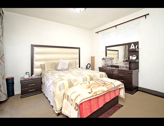 3 BEDROOM APARTMENT FOR SALE IN BLACKHEATH
